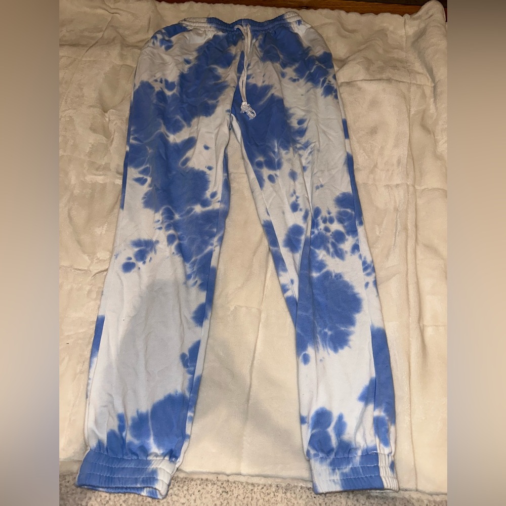 ADIKA sweats size sm